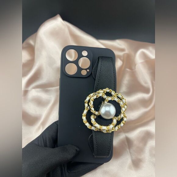 Elegant Camellia Grip Case for iPhone - Picture 5 of 8